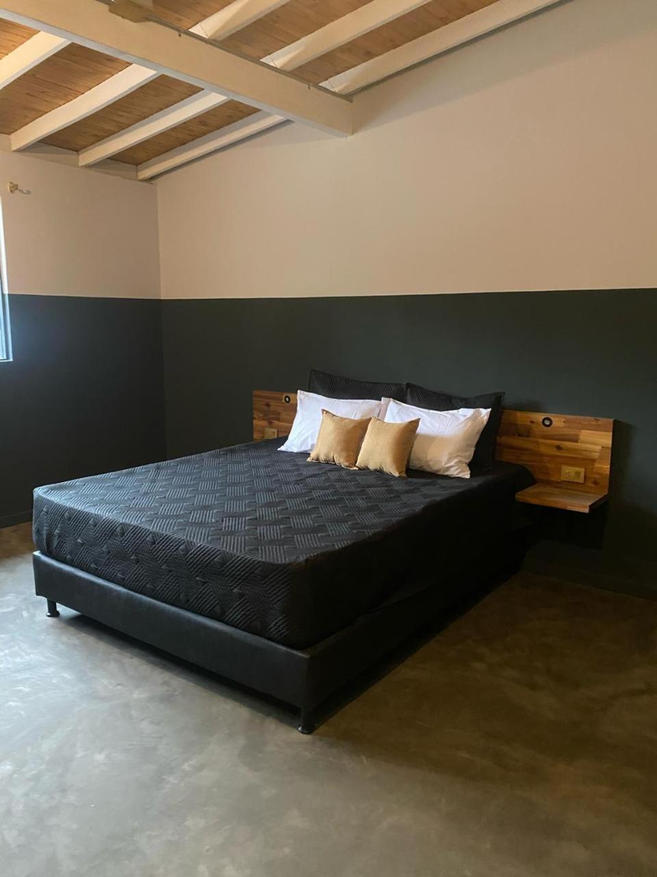 Casa Mosaiko Patio Bonito Hotel Medellin Ngoại thất bức ảnh